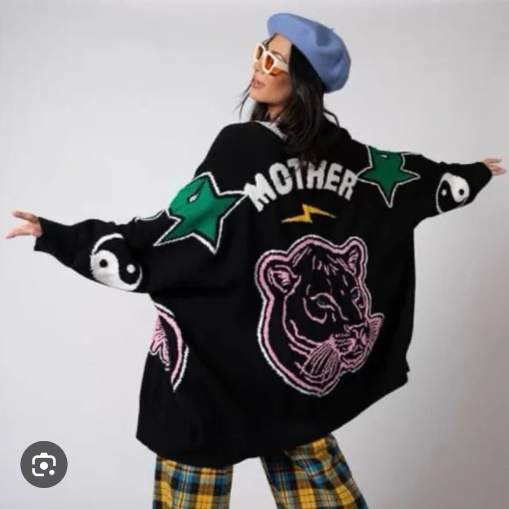 Dressed in LALA Mother is Mothering Oversized cardigan🖤💚